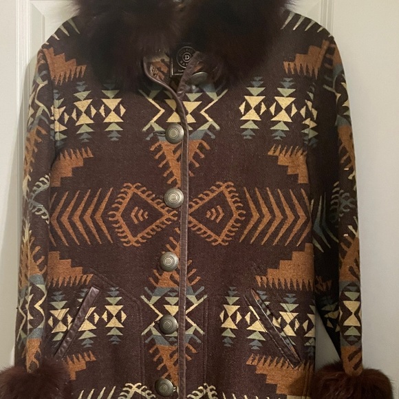 Double D Ranch Brown Patterned Coat with Fur Trim - Picture 14 of 16